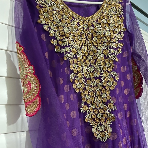 Stunning Indian Anarkali Outfit - for Wedding Receptions, Sanger’s or Mehndi! - Picture 2 of 2